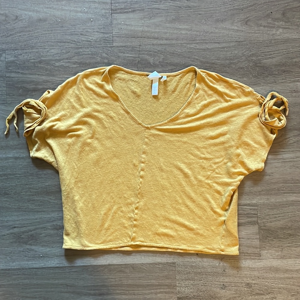 H&M Light Yellow Cropped Linen Shirt